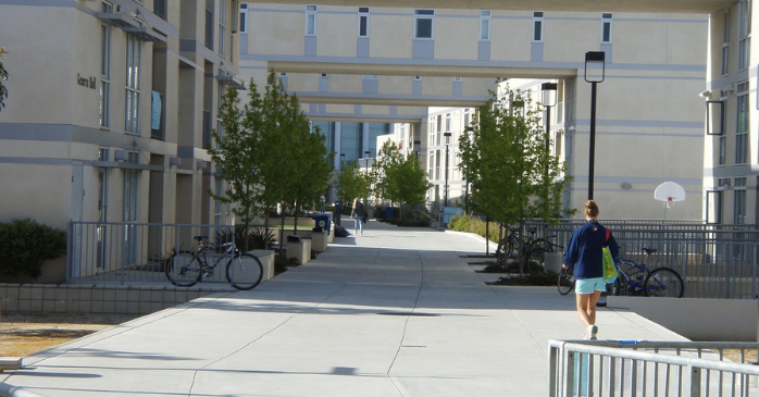 デジタルファッションデザイナーを目指せる専門学校3選